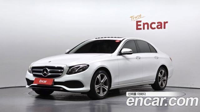 Mercedes-Benz E-Class — фото 1