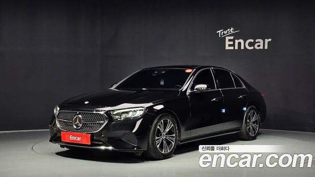 Mercedes-Benz E-Class — фото 1