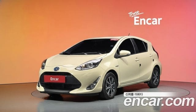 Toyota Prius C — фото 1