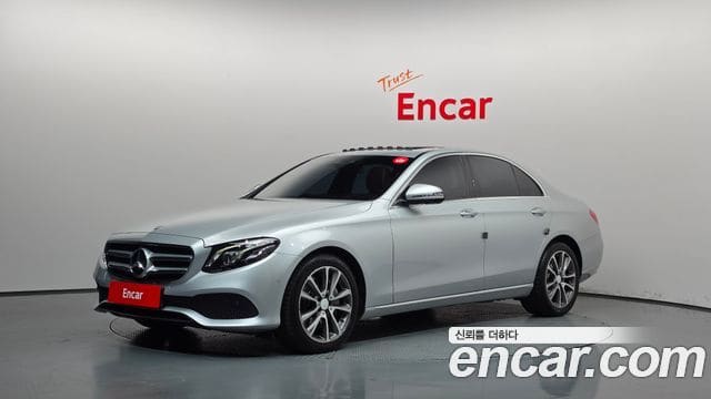 Mercedes-Benz E-Class — фото 1