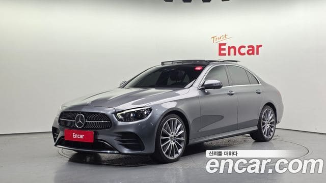 Mercedes-Benz E-Class — фото 1