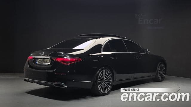 Mercedes-Benz S-Class — фото 1