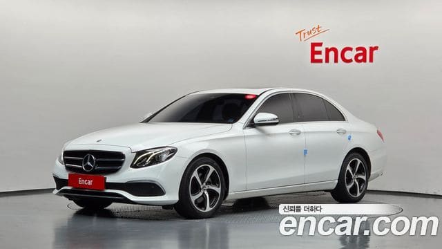 Mercedes-Benz E-Class — фото 1