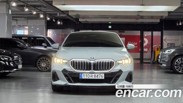 BMW 5 Series — фото 1