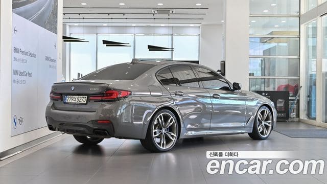 BMW 5 Series — фото 1