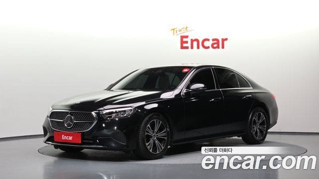 Mercedes-Benz E-Class — фото 1