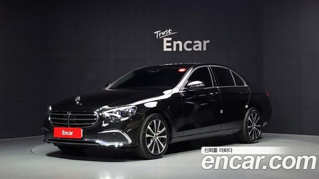 Mercedes-Benz E-Class — фото 1