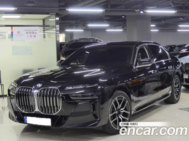 BMW 7 Series — фото 1