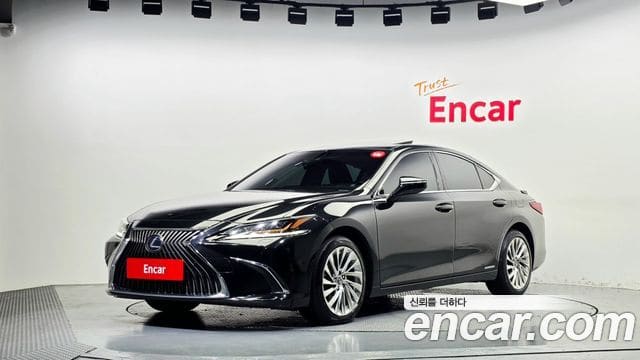 Lexus ES300h — фото 1