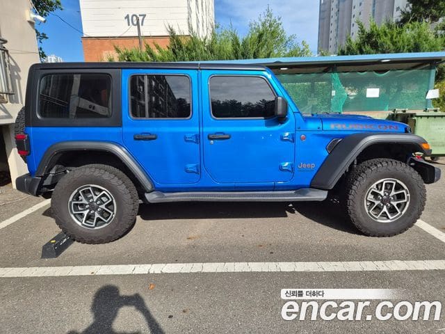 Jeep Wrangler — фото 1