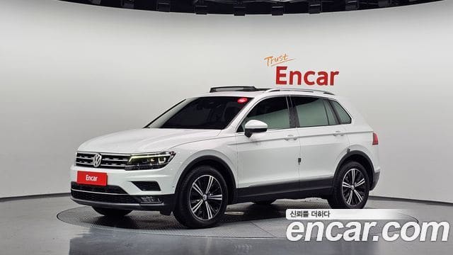 Volkswagen Tiguan — фото 1