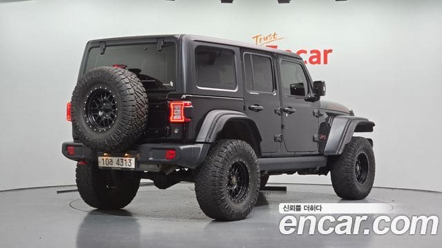 Jeep Wrangler — фото 1