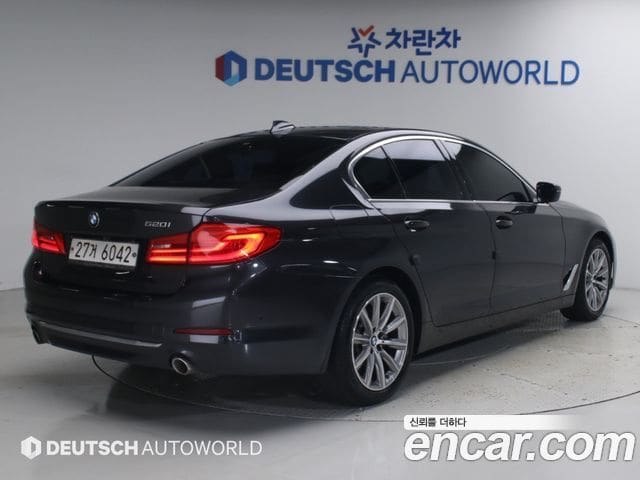 BMW 5 Series — фото 1