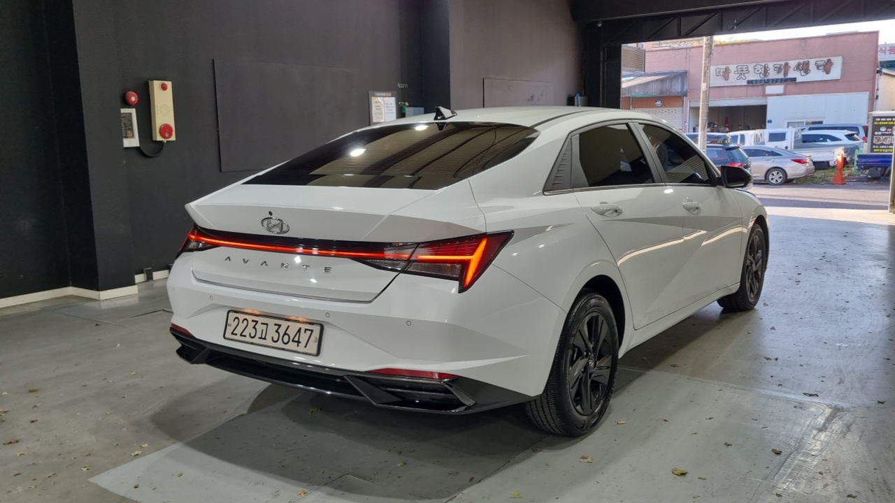 Hyundai Avante — фото 1