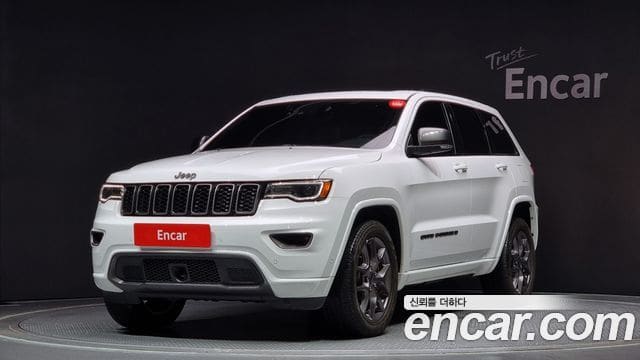Jeep Grand Cherokee — фото 1