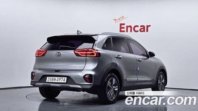 Kia Niro — фото 1