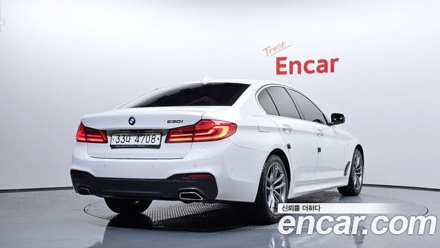 BMW 5 Series — фото 1