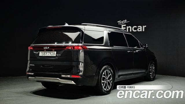 Kia Carnival — фото 1