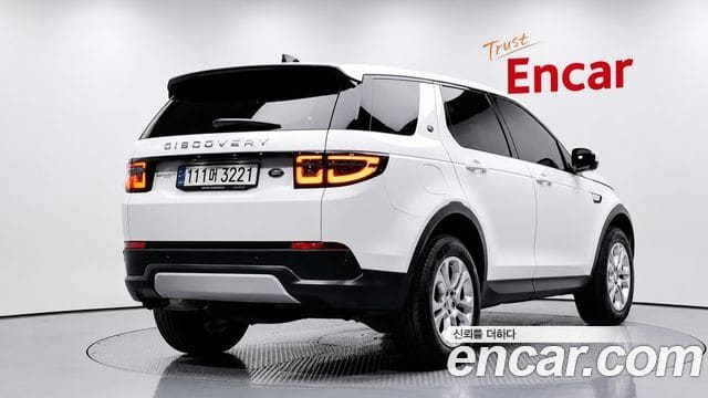 Land Rover Discovery Sport — фото 1