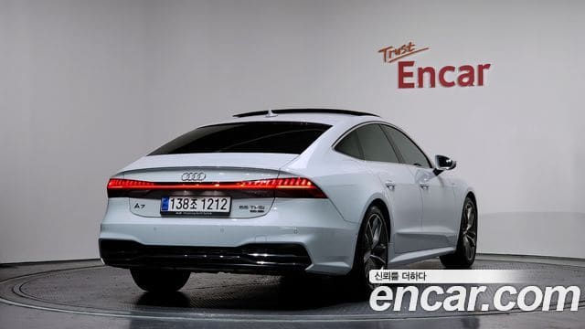 Audi A7 — фото 1