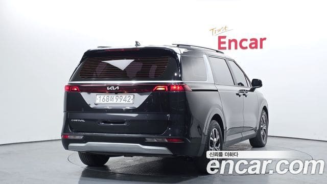 Kia Carnival — фото 1