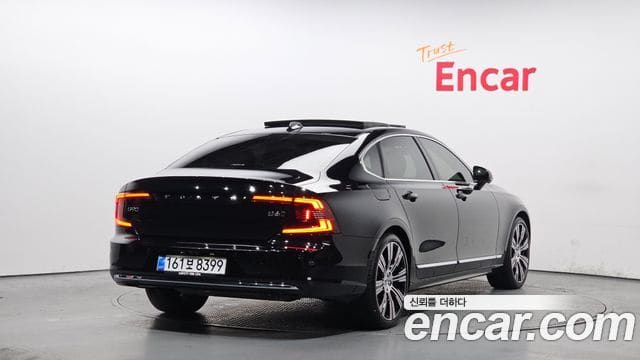 Volvo S90 — фото 1
