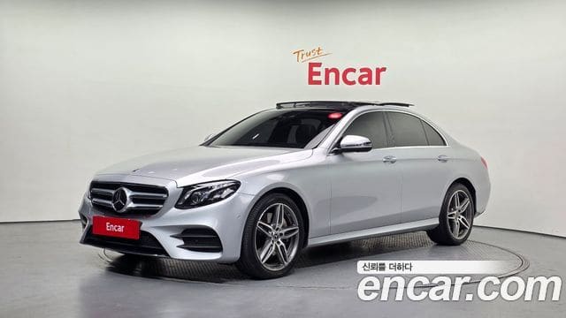 Mercedes-Benz E-Class — фото 1