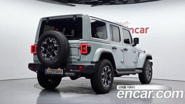 Jeep Wrangler — фото 1