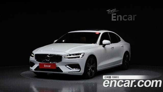 Volvo S60 — фото 1
