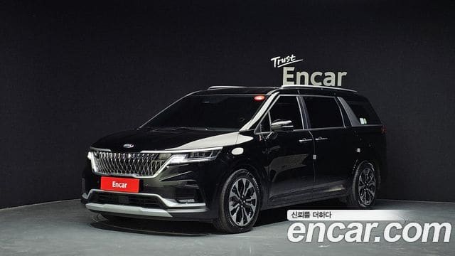 Kia Carnival — фото 1
