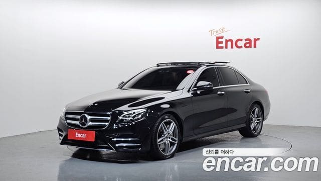 Mercedes-Benz E-Class — фото 1