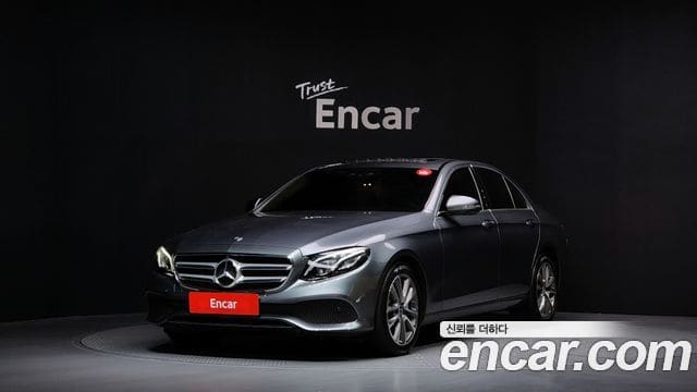 Mercedes-Benz E-Class — фото 1