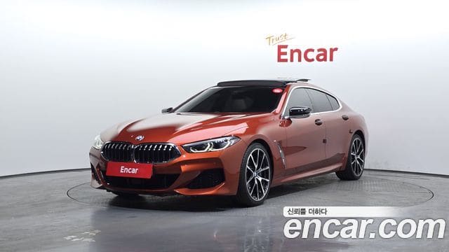 BMW 8 Series — фото 1