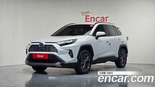 Toyota RAV4 — фото 1