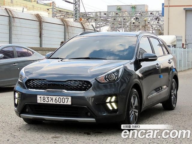 Kia Niro — фото 1