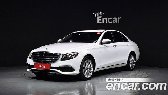 Mercedes-Benz E-Class — фото 1