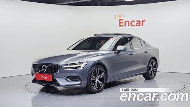 Volvo S60 — фото 1