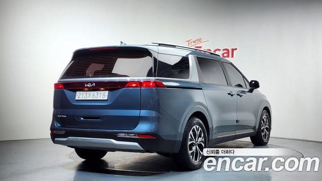 Kia Carnival — фото 1