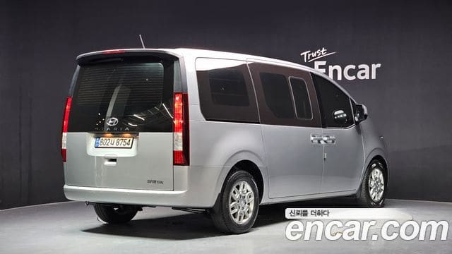 Hyundai Staria — фото 1