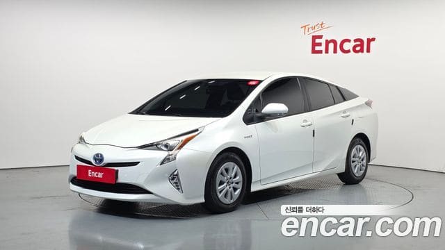 Toyota Prius — фото 1