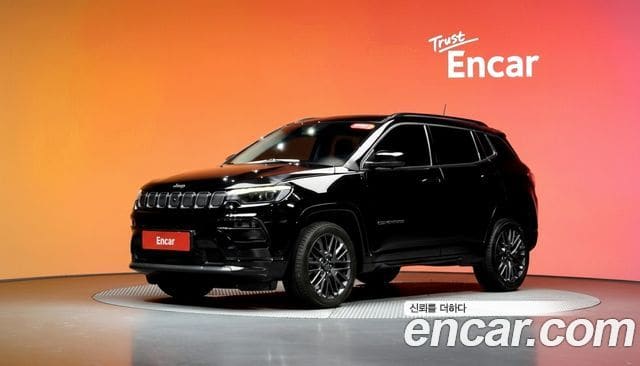Jeep Compass — фото 1