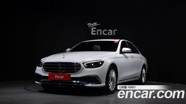 Mercedes-Benz E-Class — фото 1