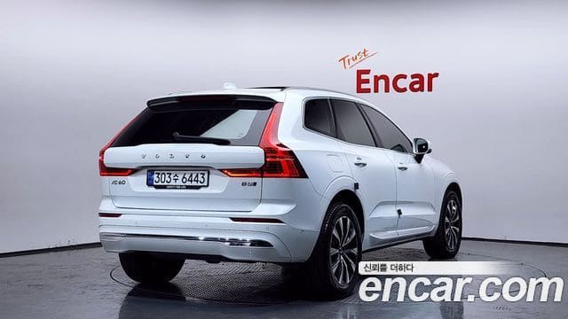 Volvo XC60 — фото 1