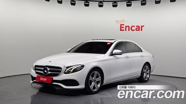 Mercedes-Benz E-Class — фото 1