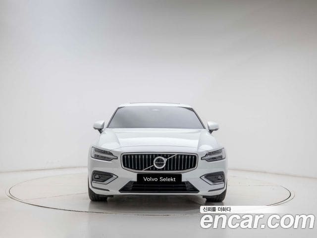 Volvo S60 — фото 1