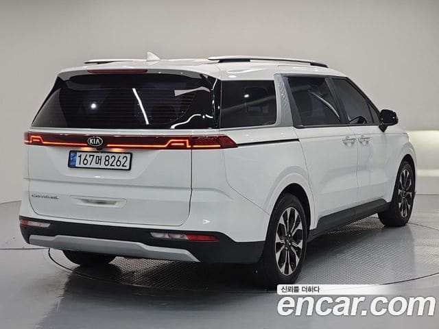 Kia Carnival — фото 1
