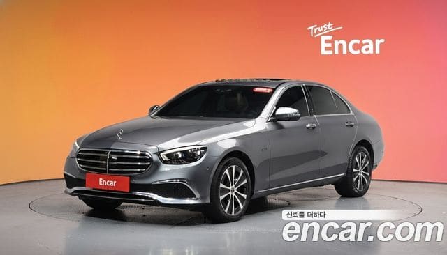 Mercedes-Benz E-Class — фото 1