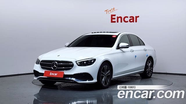 Mercedes-Benz E-Class — фото 1