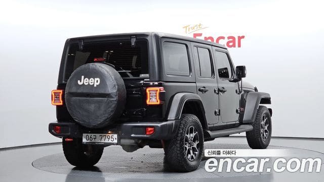Jeep Wrangler — фото 1