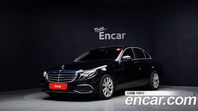 Mercedes-Benz E-Class — фото 1